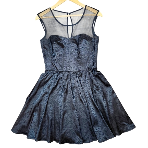 Guess Dresses & Skirts - Guess Mini Dress Satin Black Leopard Corset Mesh Fit Flare Sexy Flirty Party 6